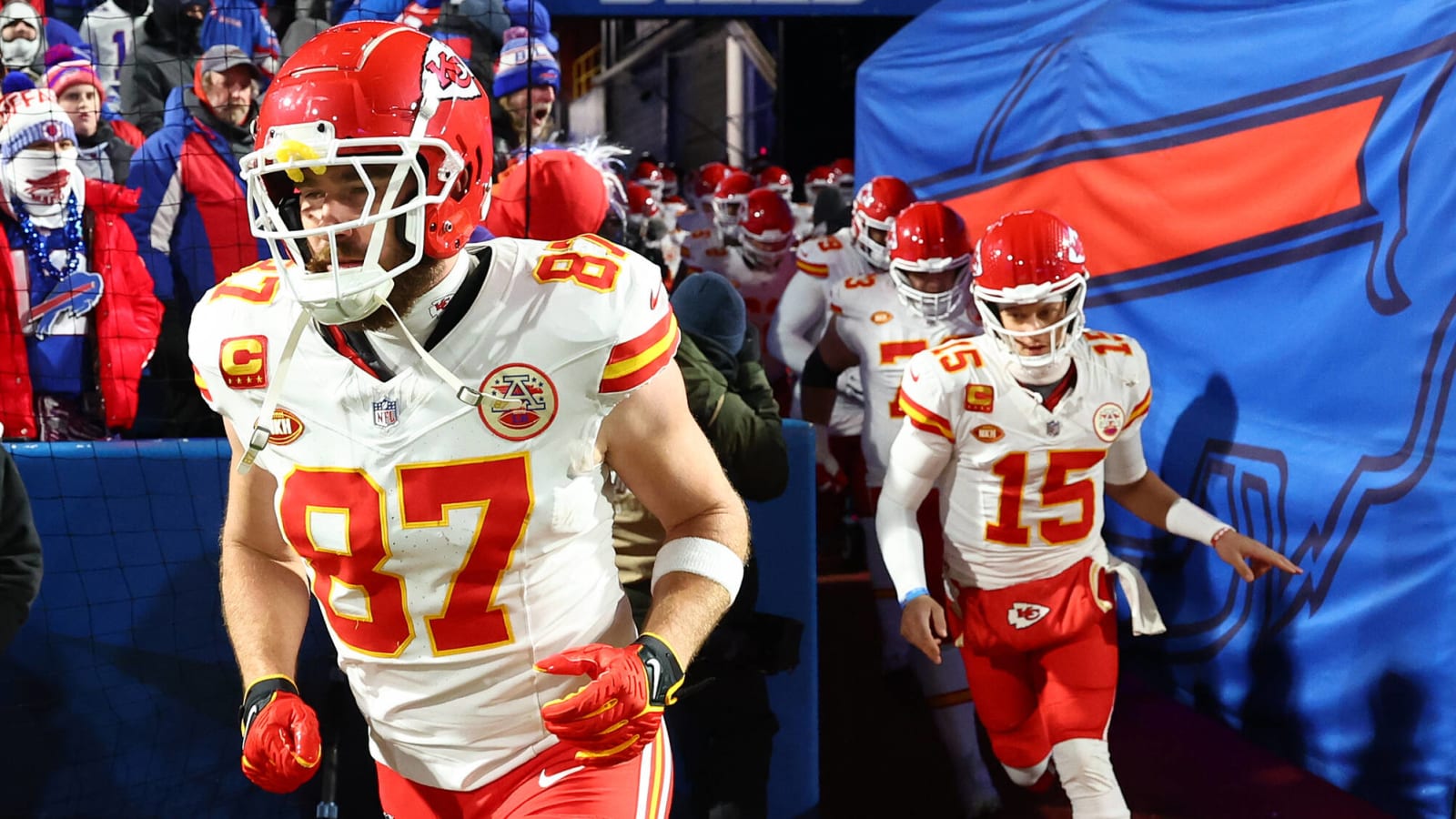 Explaining Travis Kelce&#39;s touchdown celebration for non-Swifties