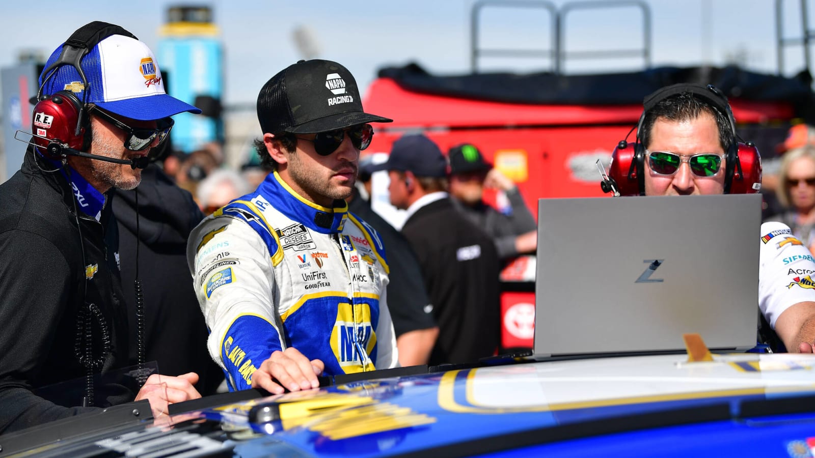 Chase Elliott has telling response to Ross Chastain question