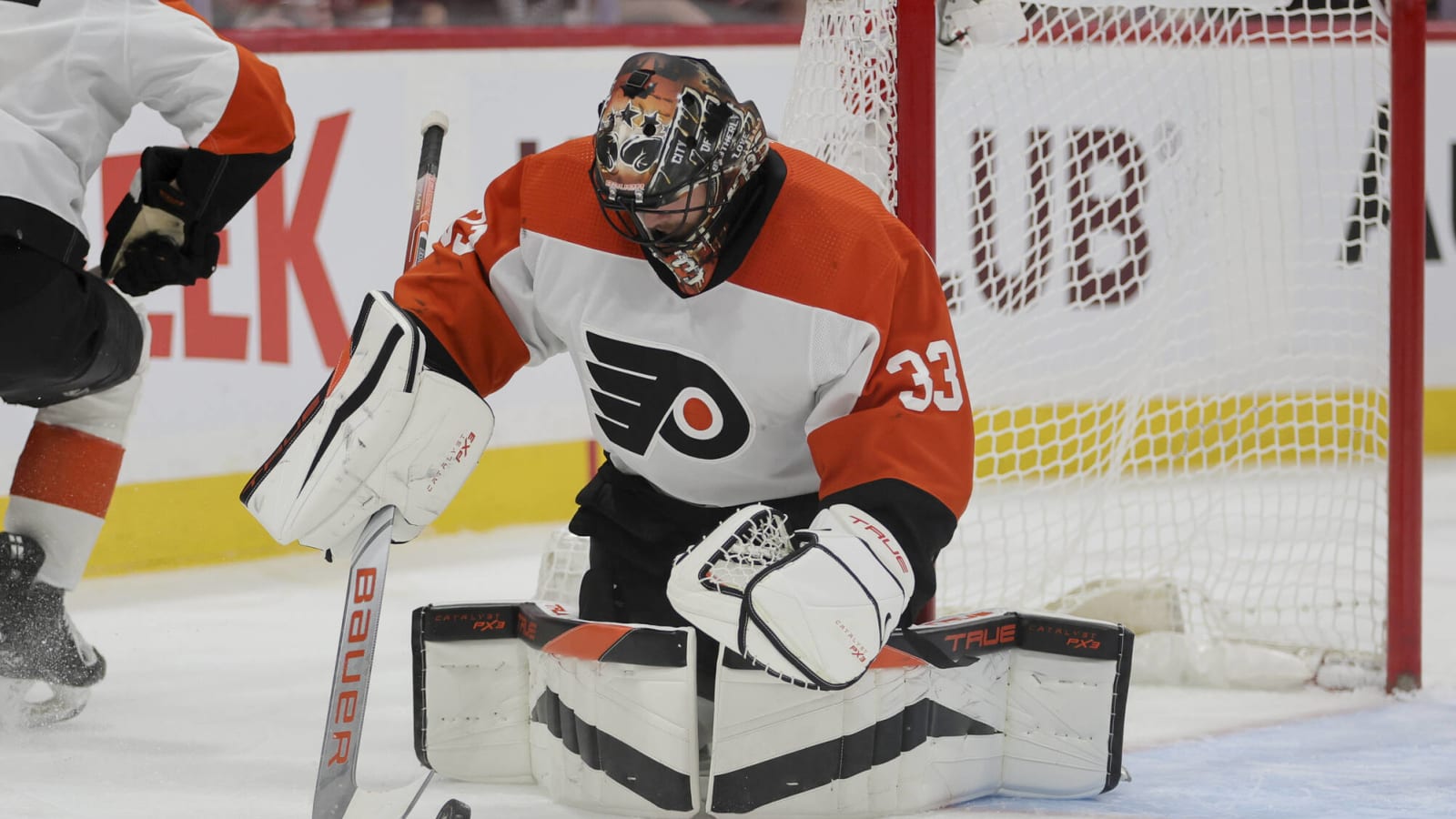 Flyers’ Ersson Finds His Groove Again in 1-0 Win vs. Devils