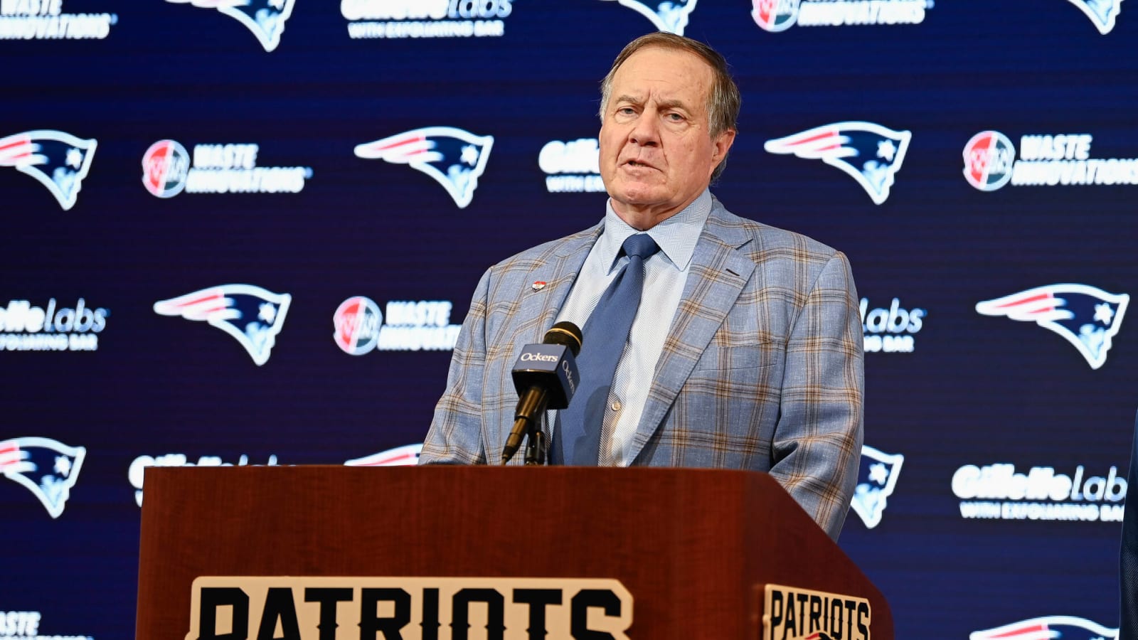 Tom Brady weighs in on Falcons, others passing on Bill Belichick