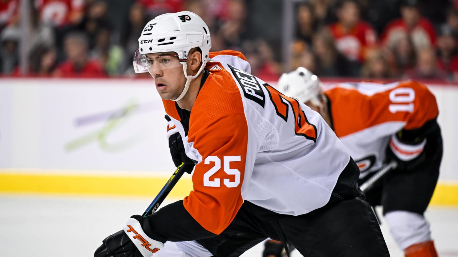 Flyers sign key forward to two-year extension