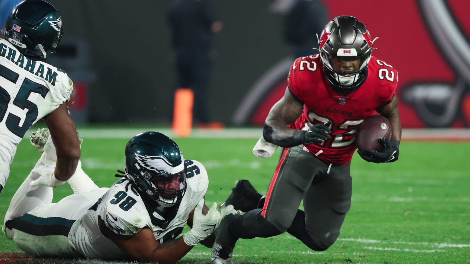 Bucs Re-Sign Veteran Running Back