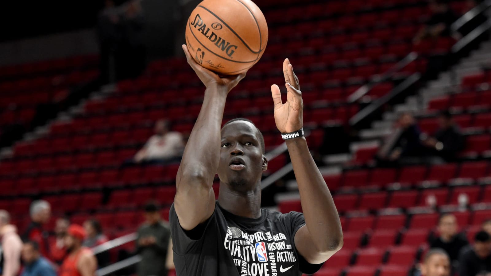 Former first-round pick Thon Maker signs G League deal