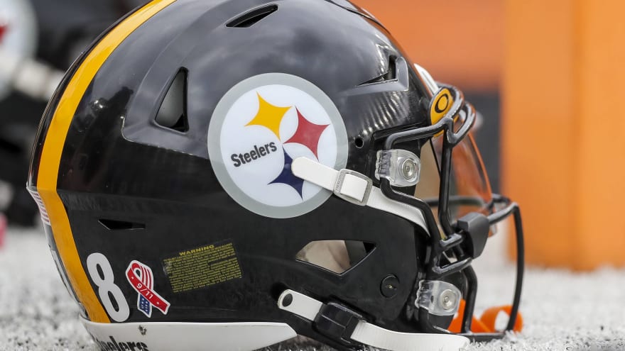 Insider Predicts Steelers WR Trade is Coming Soon