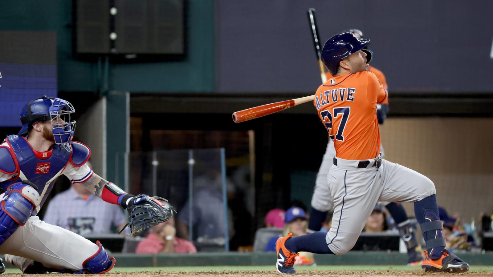 Watch Jose Altuve delivers another clutch home run Yardbarker