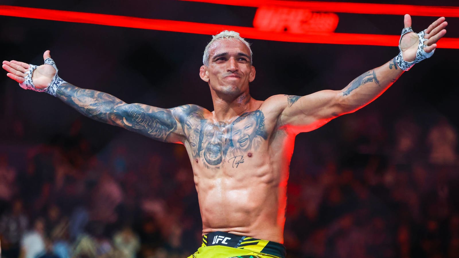 UFC champ says Charles Oliveira in lightweight GOAT conversation