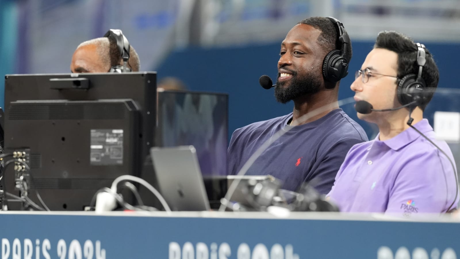 Team USA: Dwyane Wade’s Perfect Reaction to EPIC LeBron James Dunk Photo