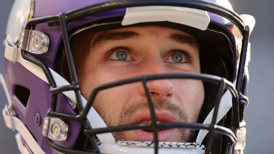 College football helmet quiz top