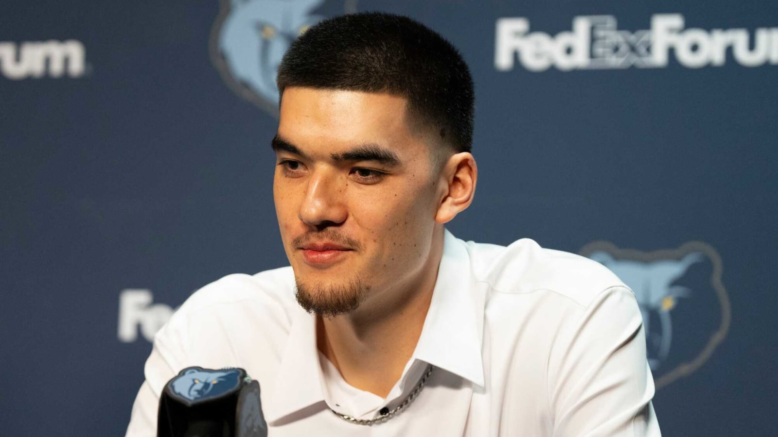 Grizzlies sign first-round pick to rookie contract