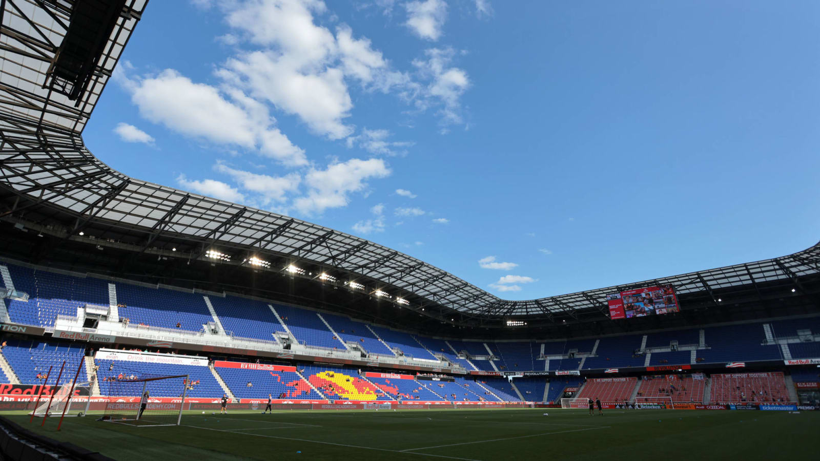 Fan fight at Colombian soccer match stalls game, leaves some injured