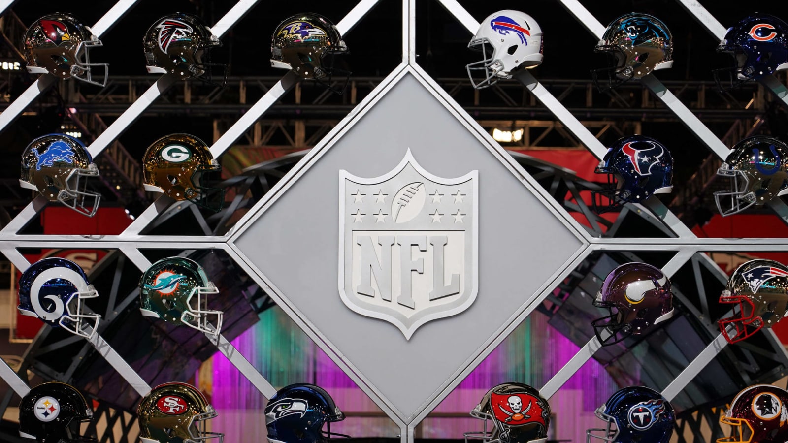 NFL to let teams have alternate helmets starting in 2022