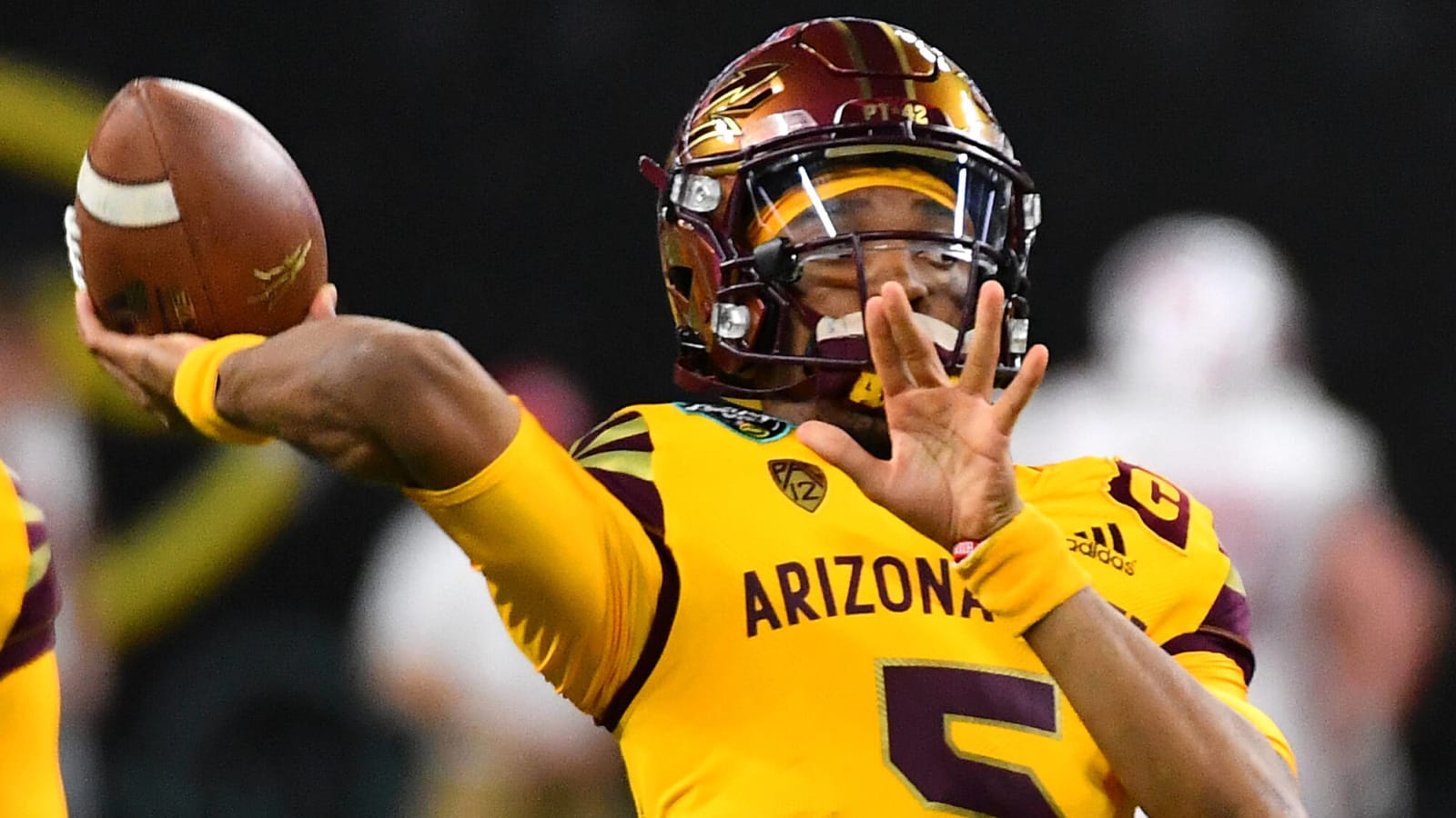 Arizona State's Jayden Daniels enters transfer portal