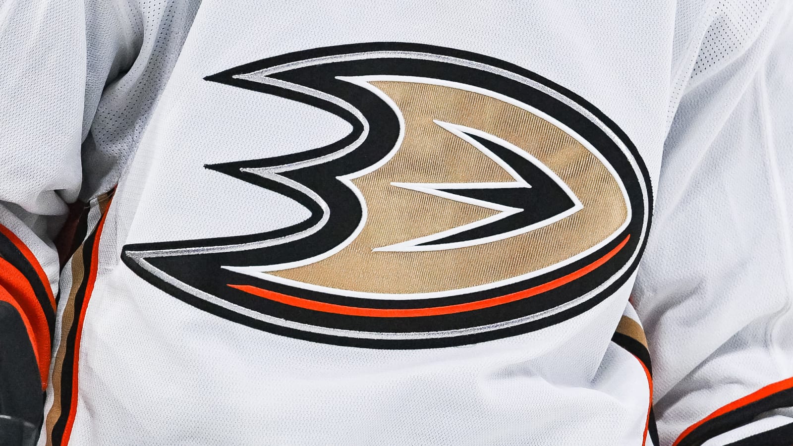 Anaheim Ducks select Tarin Smith No. 79 overall in 2024 NHL Draft