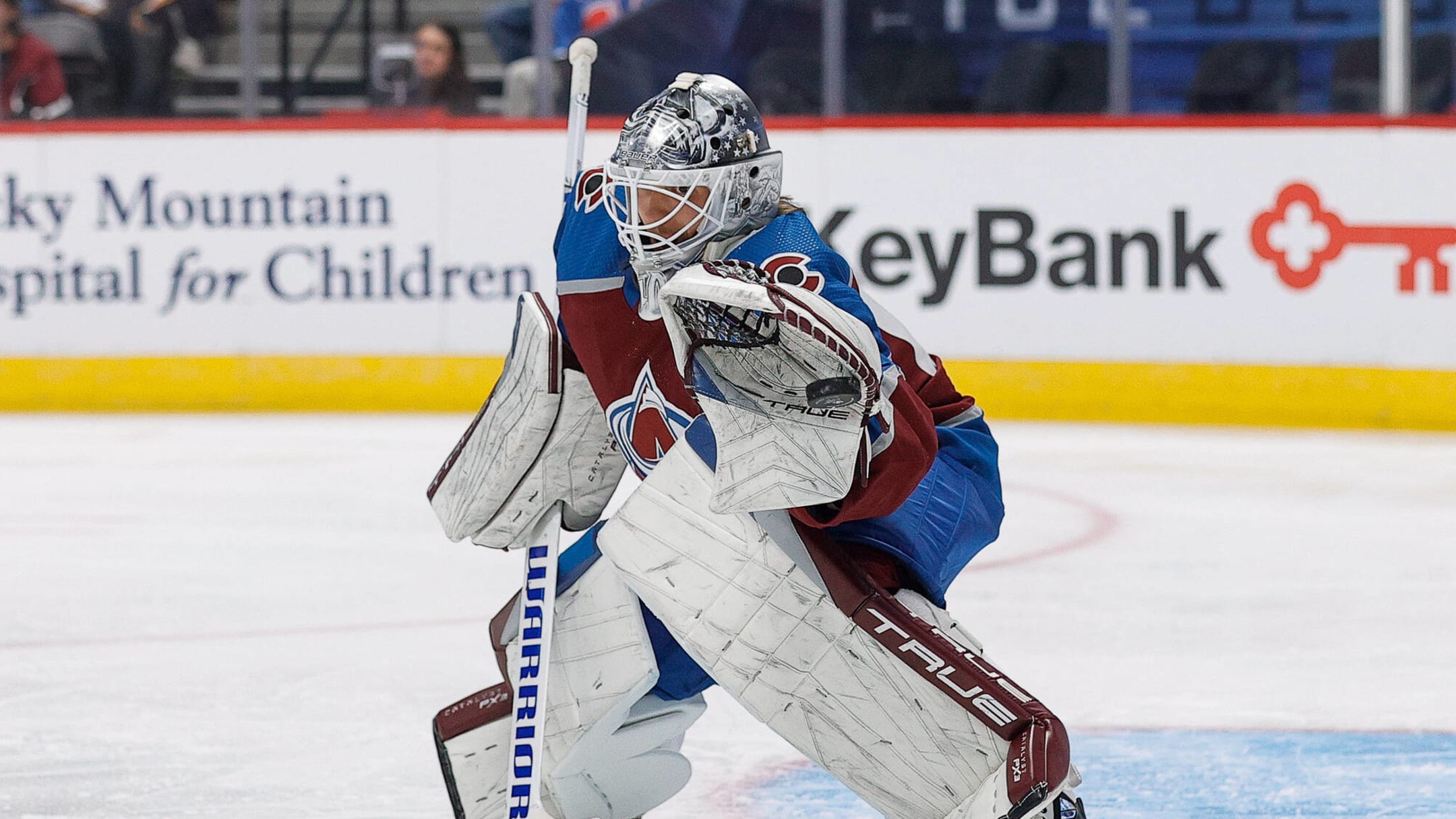 Avalanche shut out Bedard, Blackhawks to stay undefeated
