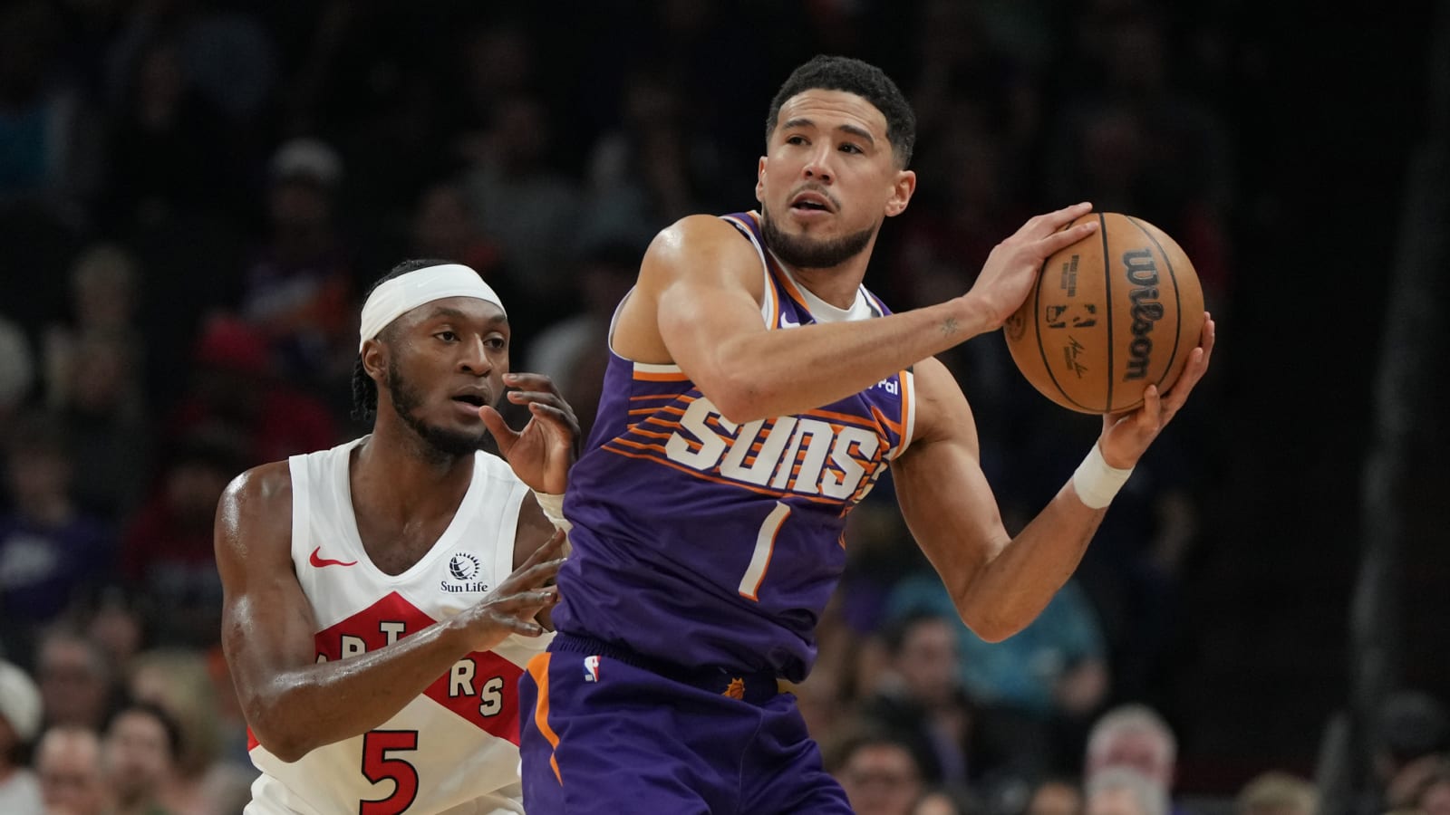 Devin Booker leads Suns in dominant 40-point win over Raptors