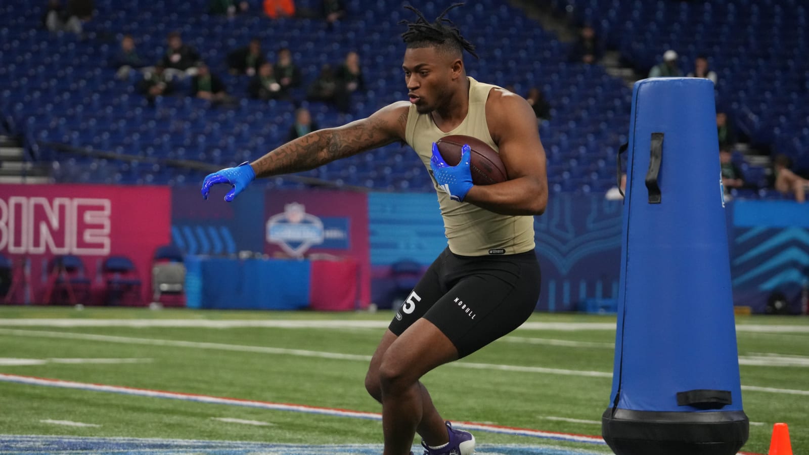 Carolina Panthers sign former Washington, Mississippi State running back Dillon Johnson