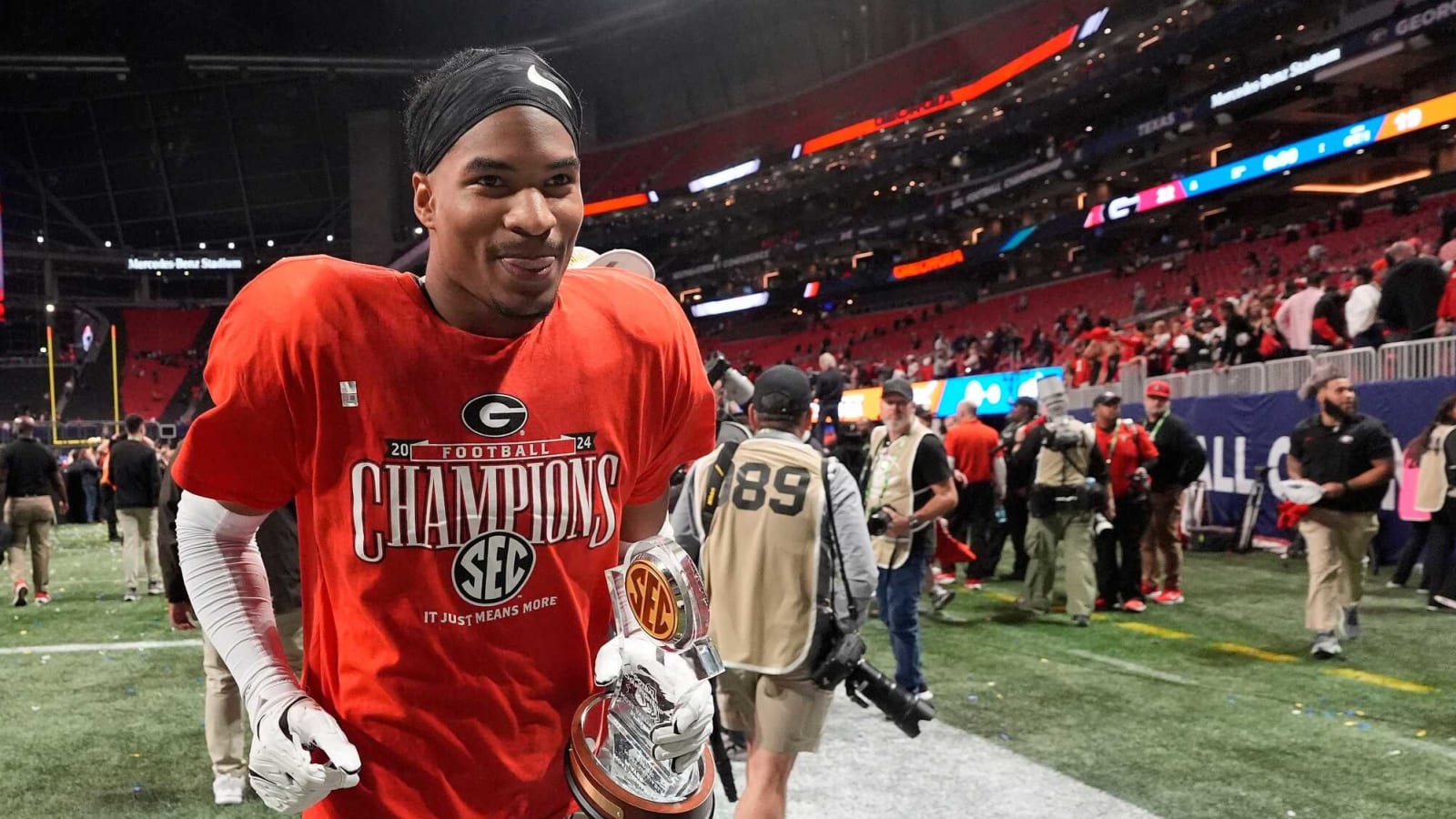 Top Cornerback Daylen Everette Announces His Return To Georgia