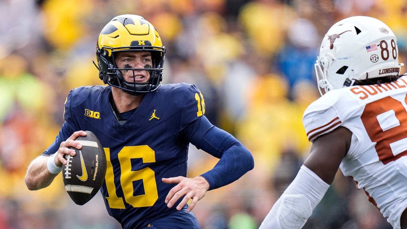 Michigan benches QB Davis Warren after ugly showing