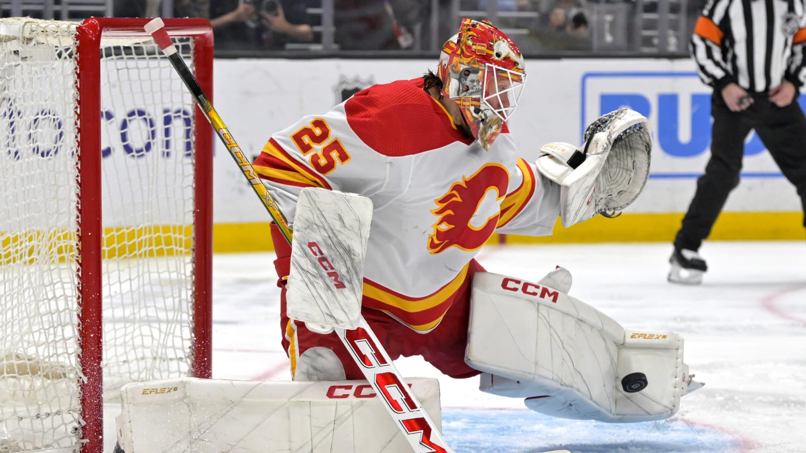 Calgary Flames trade former Canucks goalie Jacob Markstrom to the New Jersey Devils