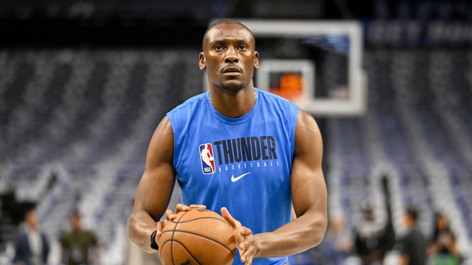 Spurs sign ex-Chris Paul teammate