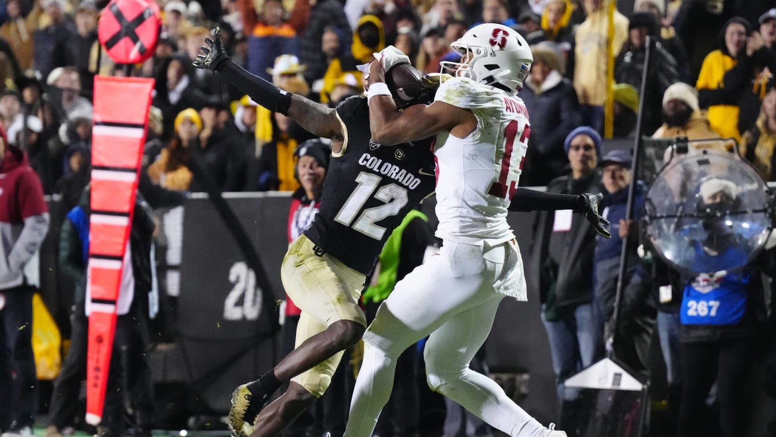 Watch: Stanford WR made ridiculous TD catch off Travis Hunter’s helmet