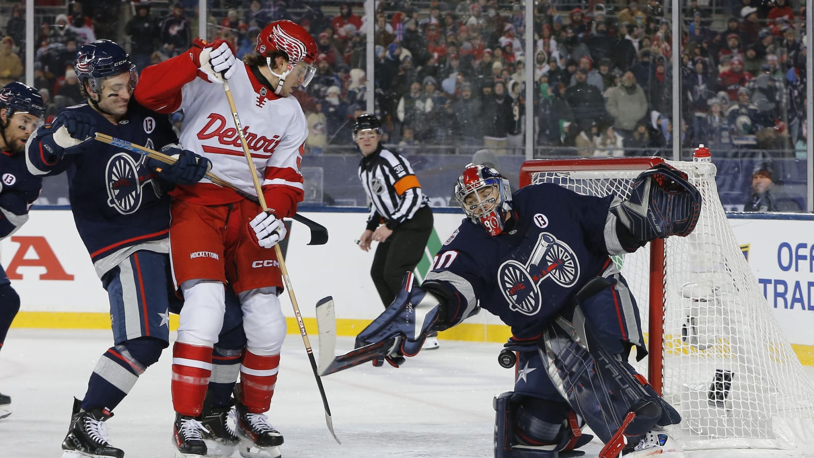 Red Wings Lose Outdoor Classic on Late Goal