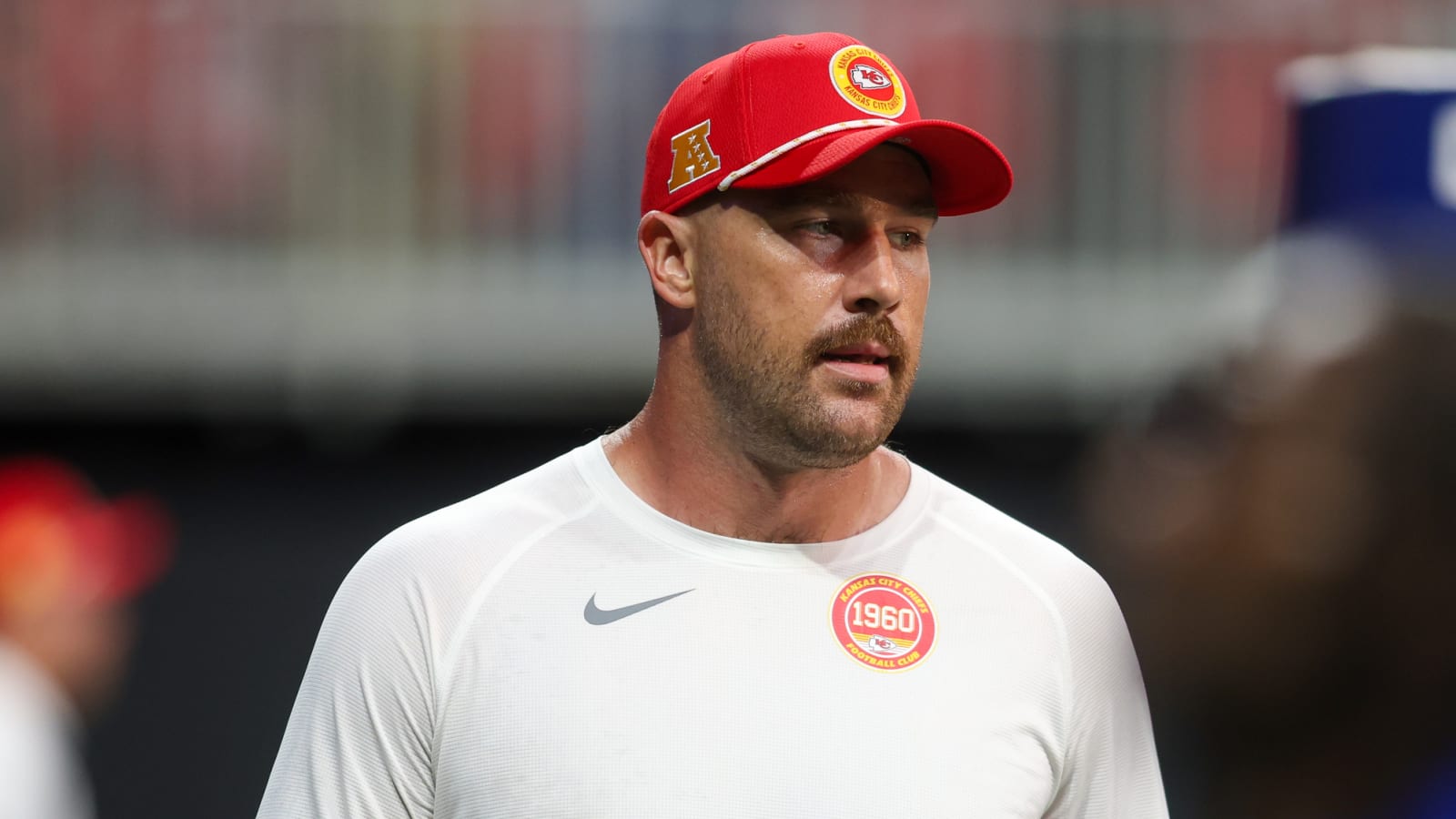 Chiefs' Reid, beat writer defend Kelce over slow start to season