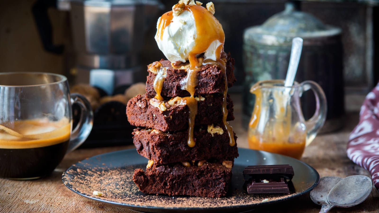20 delicious desserts you can make in a slow-cooker