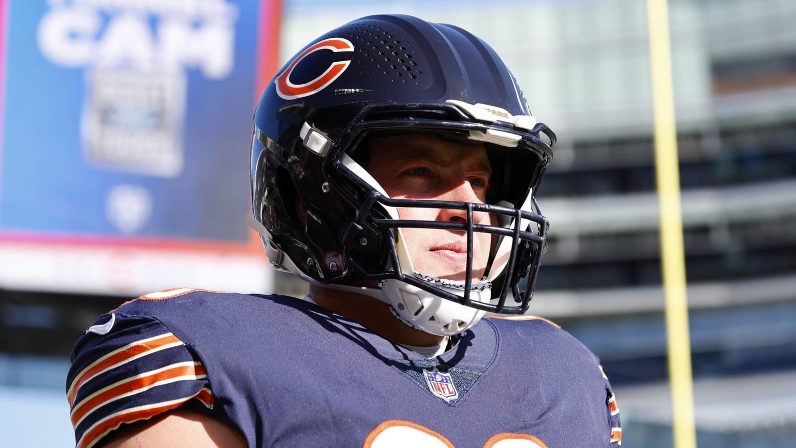 Chicago Bears re-sign offensive lineman for 2023 season