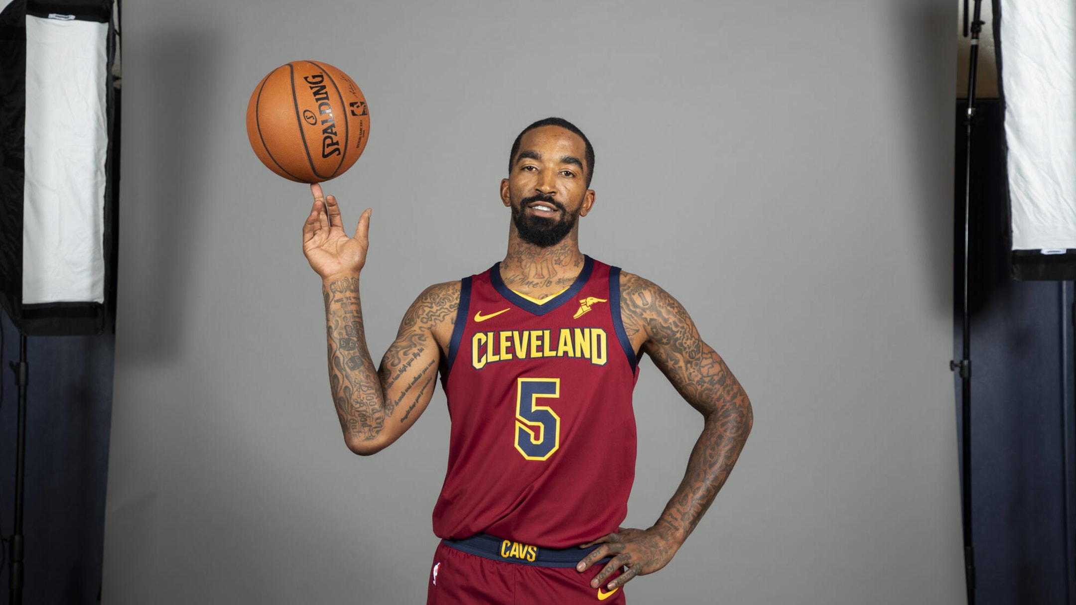 J.R. Smith removes shirt just like old times during MLB All-Star