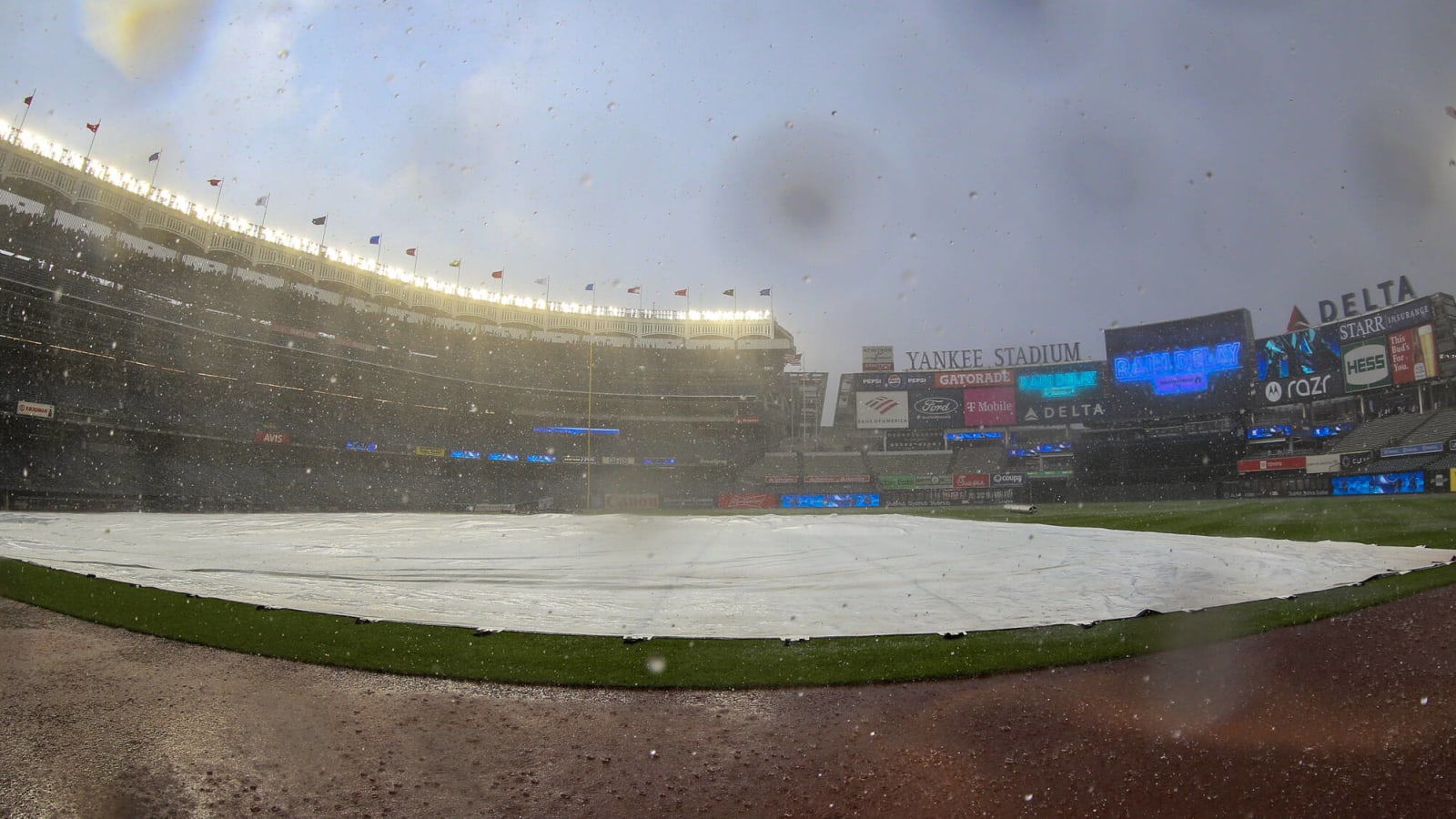 Yankee Stadium had huge flooding issues before game