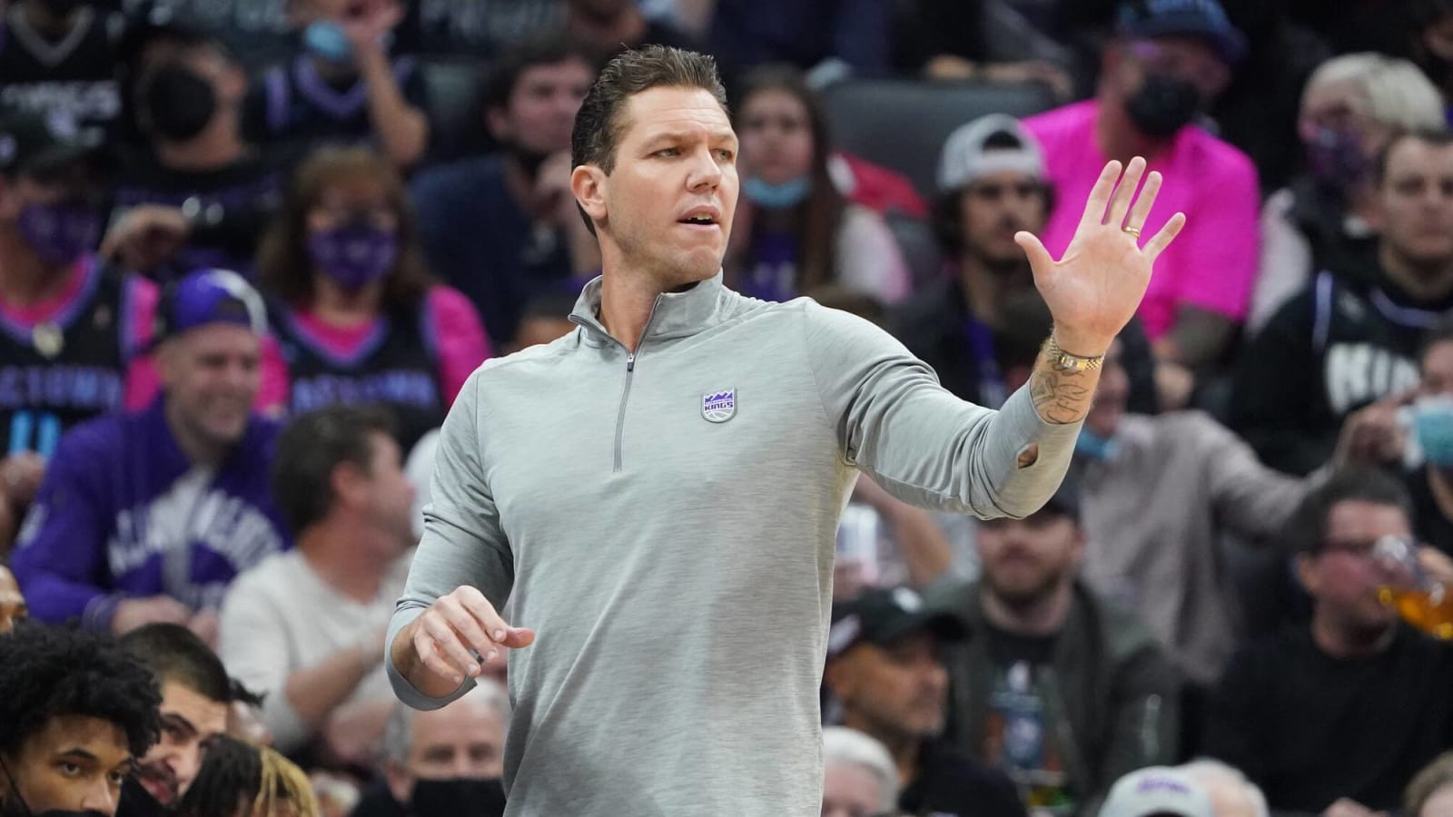 Cavaliers hire ex-Kings, Lakers HC Luke Walton as assistant