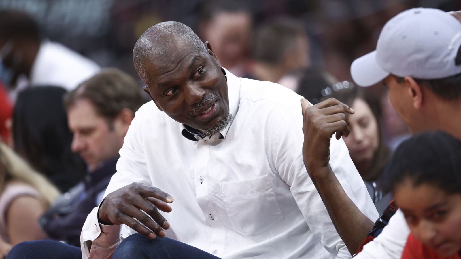 JJ Watt appalled as NCAA security ‘disrespects’ NBA legend Hakeem Olajuwon during Houston’s celebration