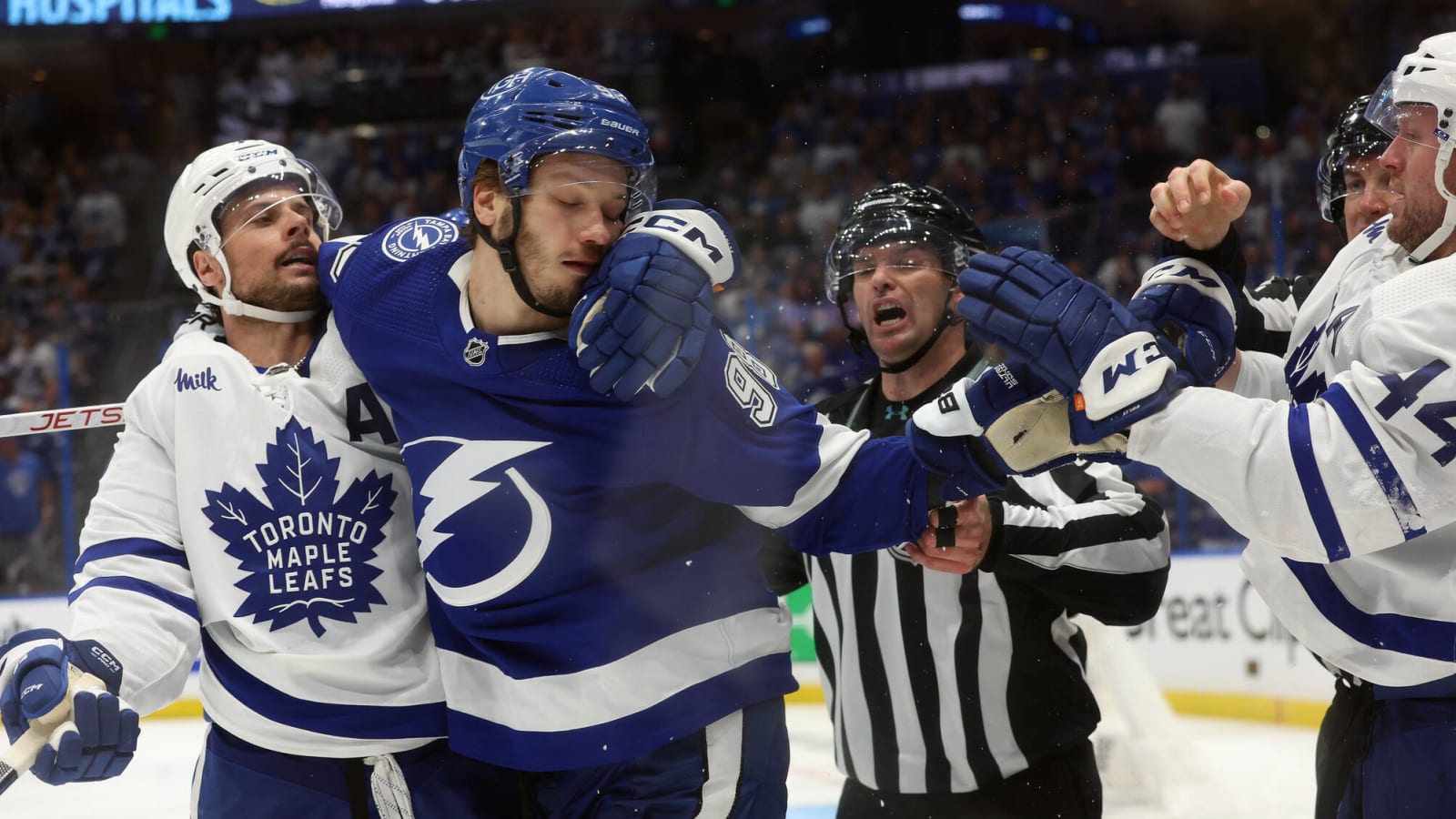 Watch: Chaos ensues as Maple Leafs, Lightning superstars fight