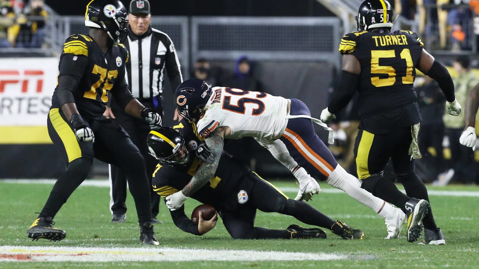 Bears LB Cassius Marsh: 'I got hip-checked by the ref'