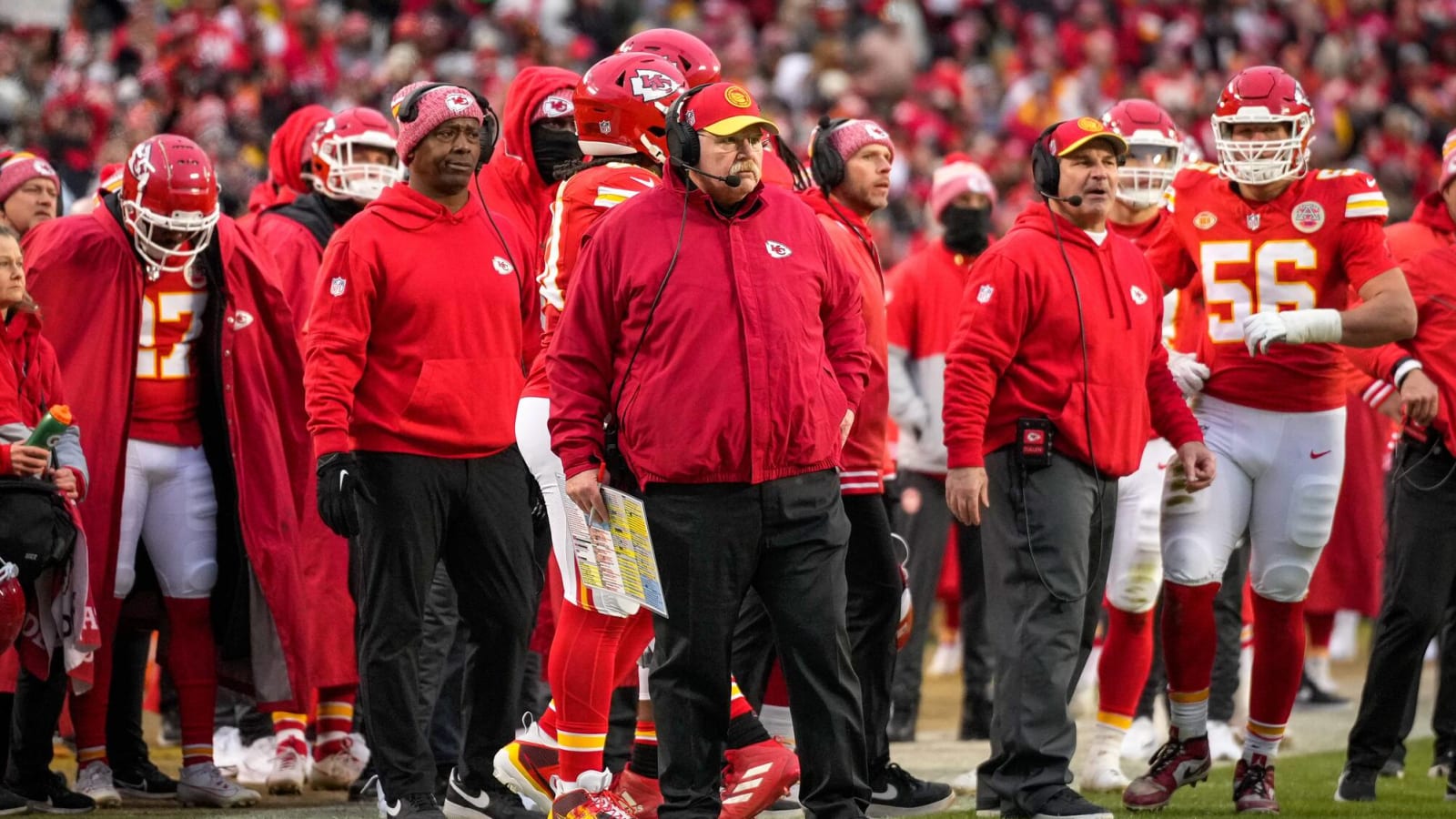 Watch: Chiefs teammates separated during sideline dispute