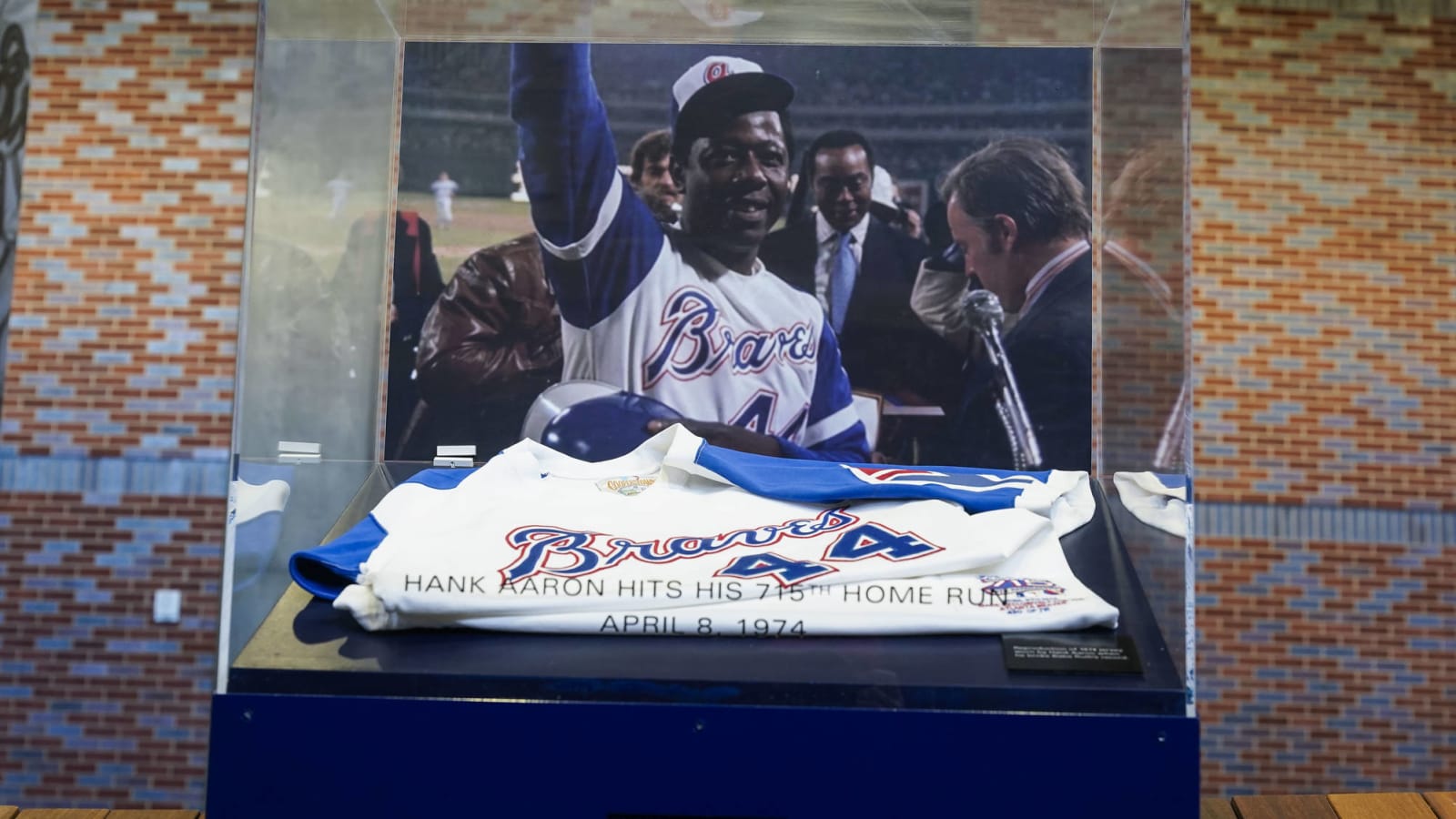 COVID-19 vaccine played no role in Hank Aaron’s death