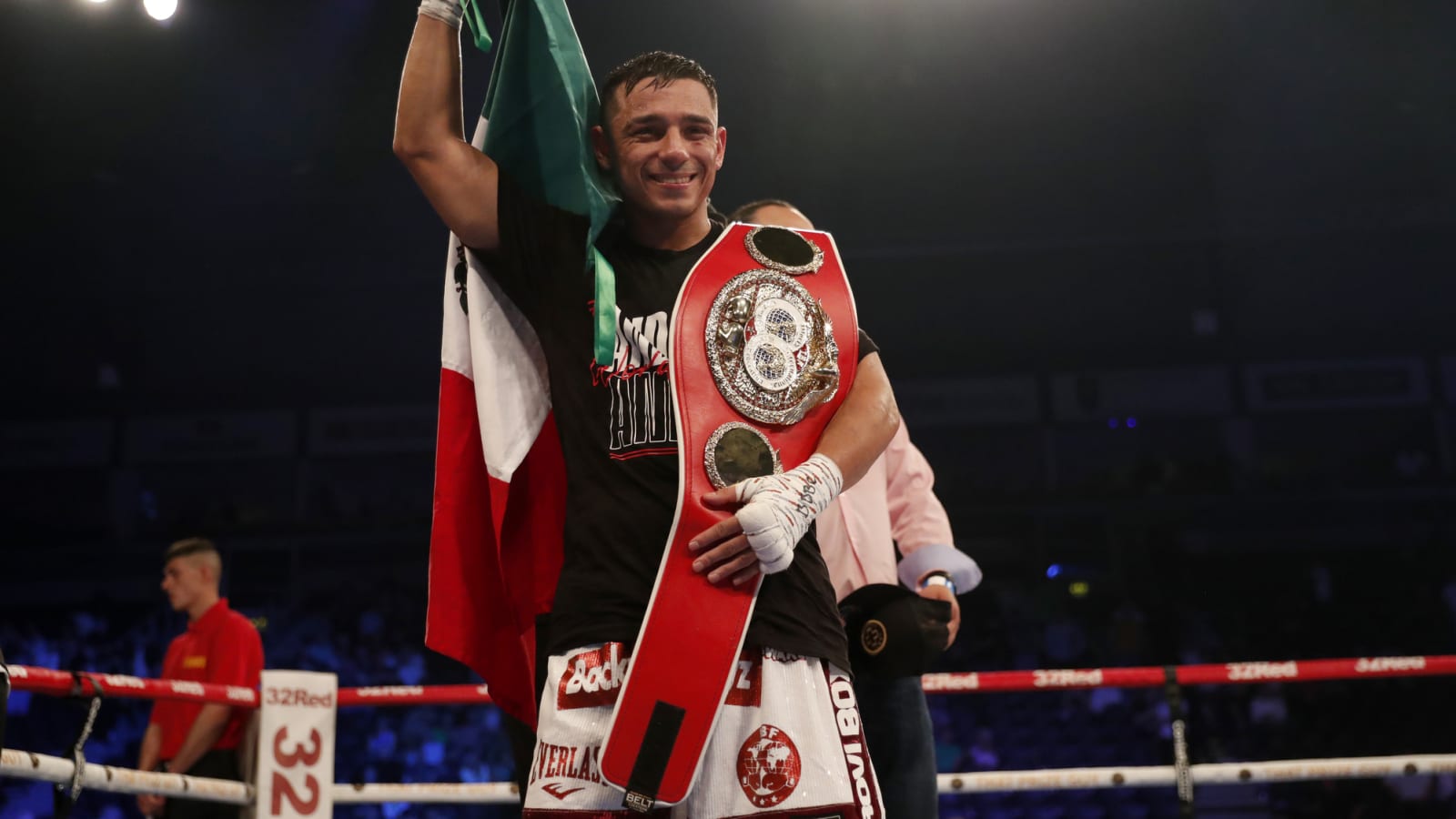 Lopez vs Leo Fight Results: Leo Scores KO of The Year Candidate (Video)