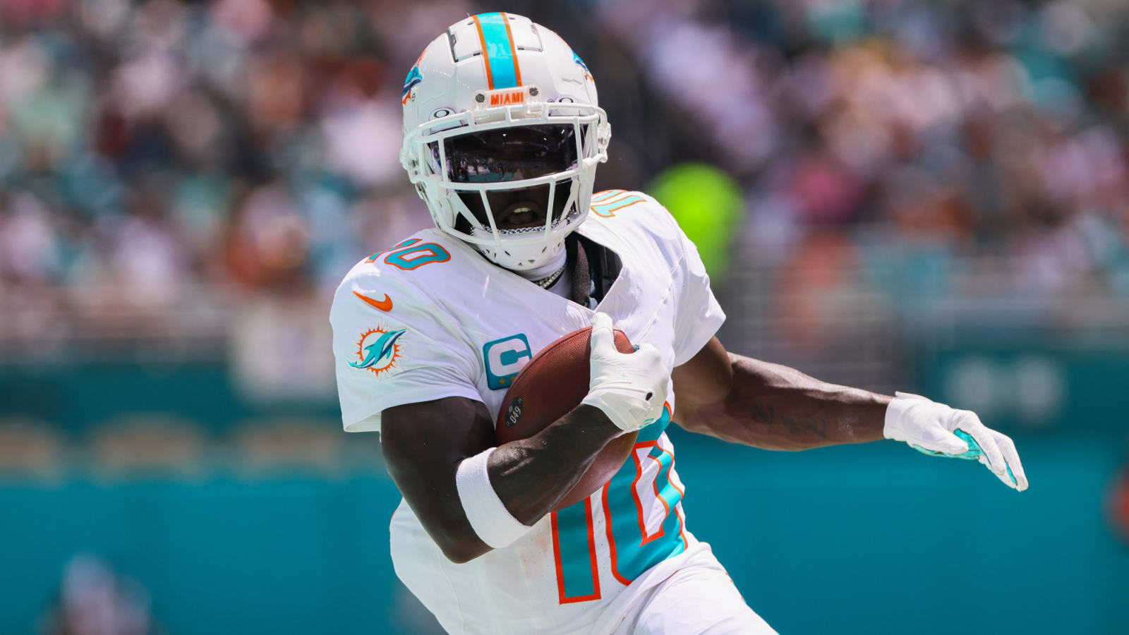 Miami police issue statement addressing Tyreek Hill incident
