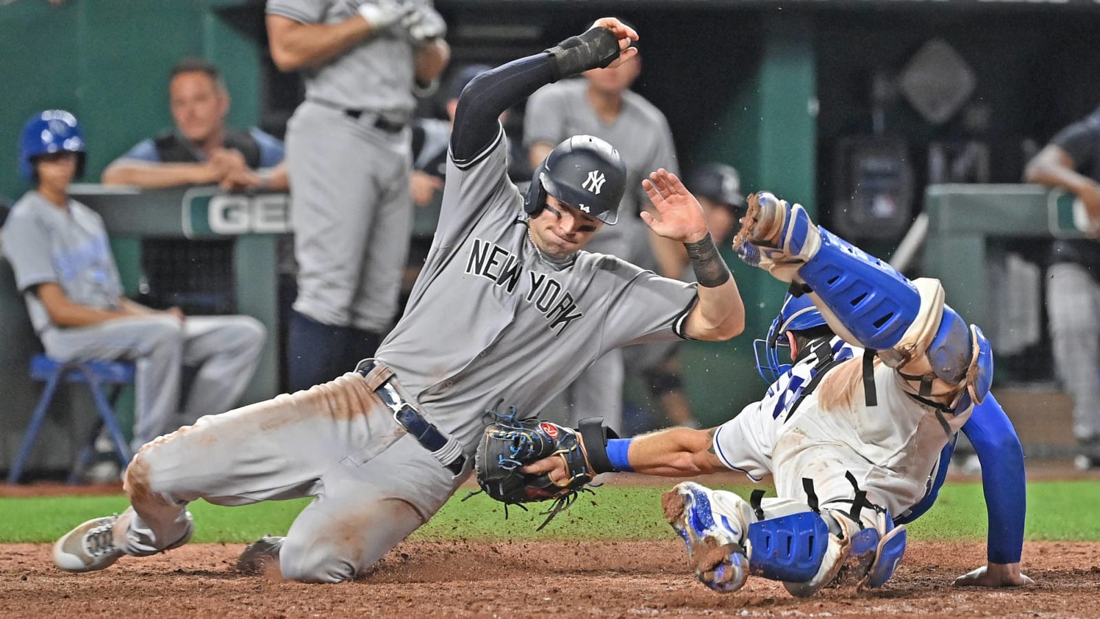 Yankees, Royals make MLB history in series opener