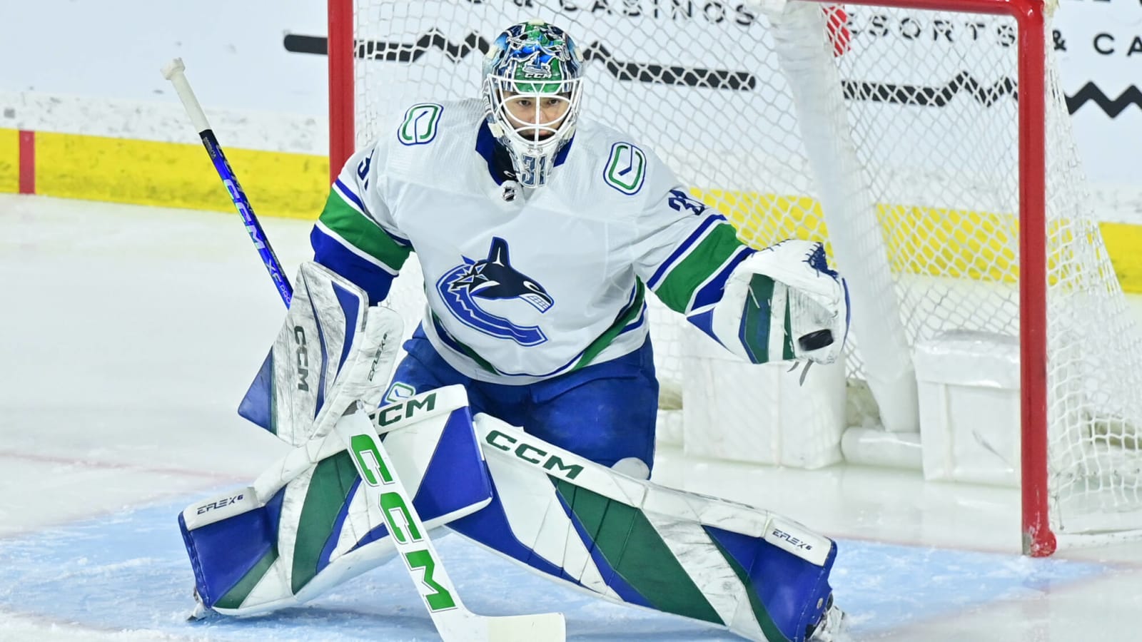 Canucks start third goalie in Game 4 vs. Predators