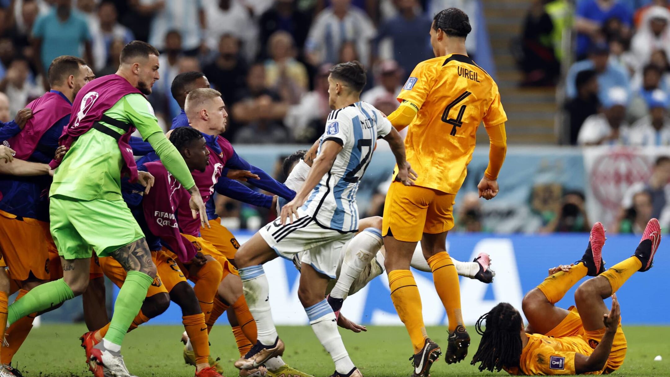 Watch Argentina, Netherlands get into heated confrontation Yardbarker