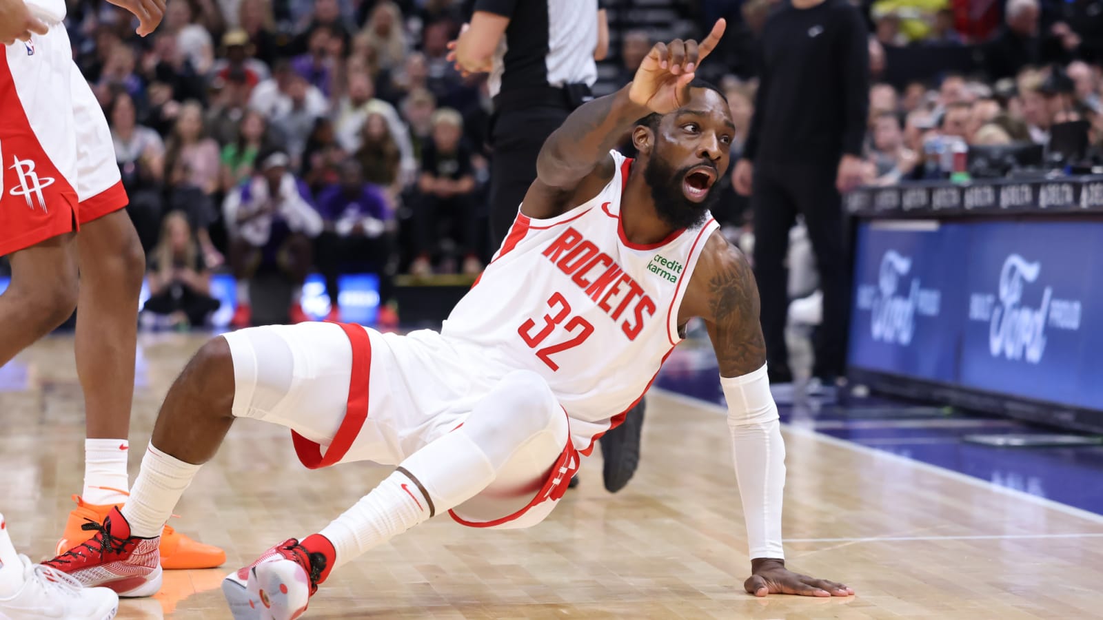 Houston Rockets Fully Guaranteeing Contract for Veteran Forward