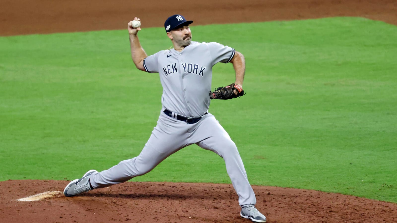 Yankees provide updates on 2 injured bullpen pieces