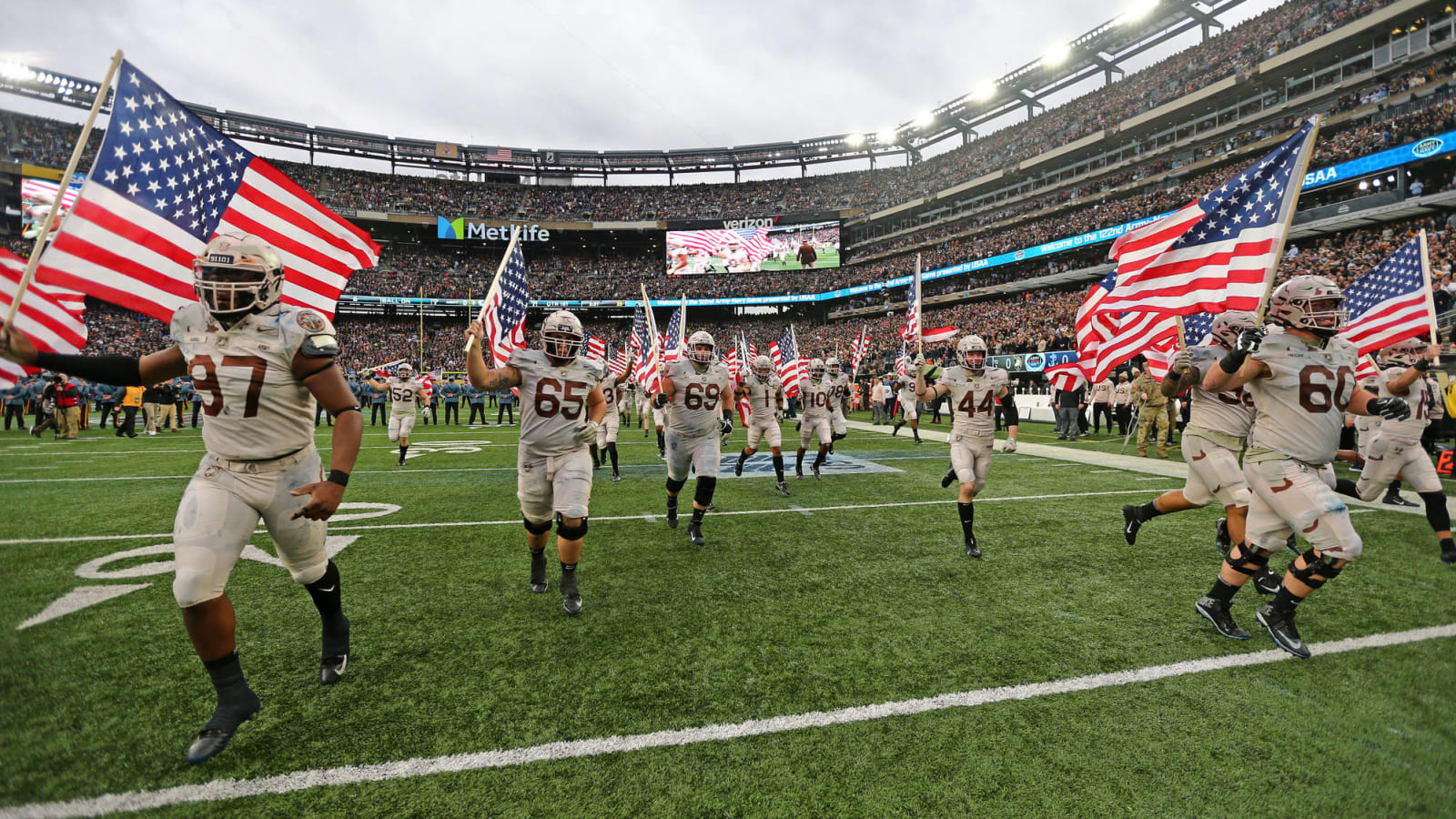 The pre-Christmas college football bowl games: Picks and previews