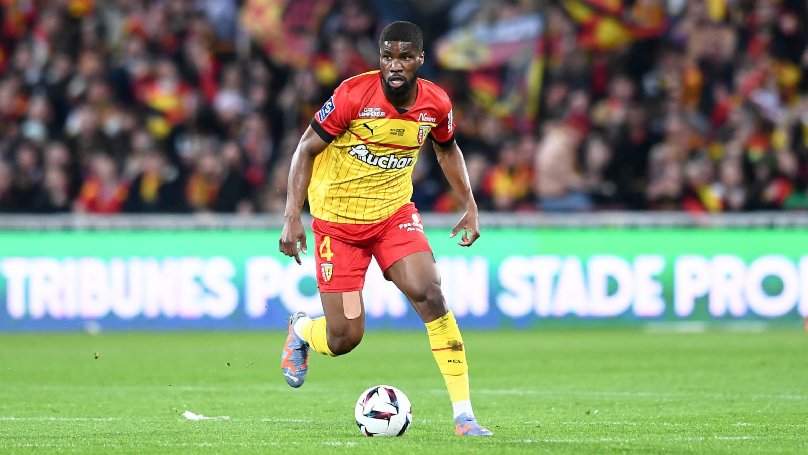 Newcastle eyeing up summer move for 24-year-old Ligue 1 defender