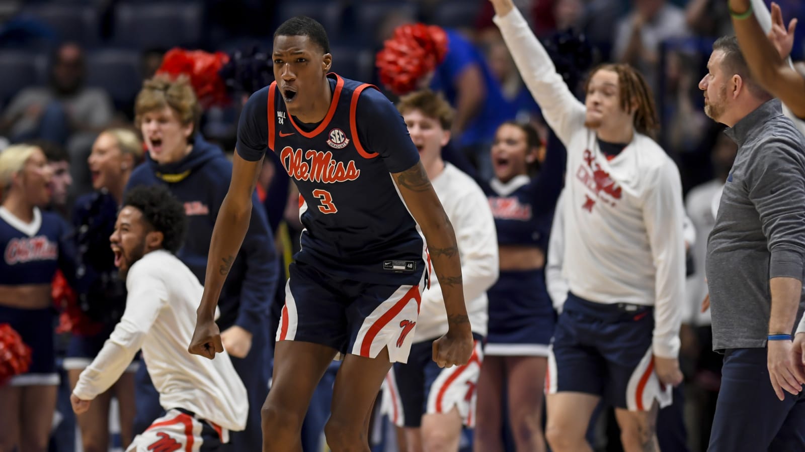 Mavs Sign Tallest College Player To One-Year Contract