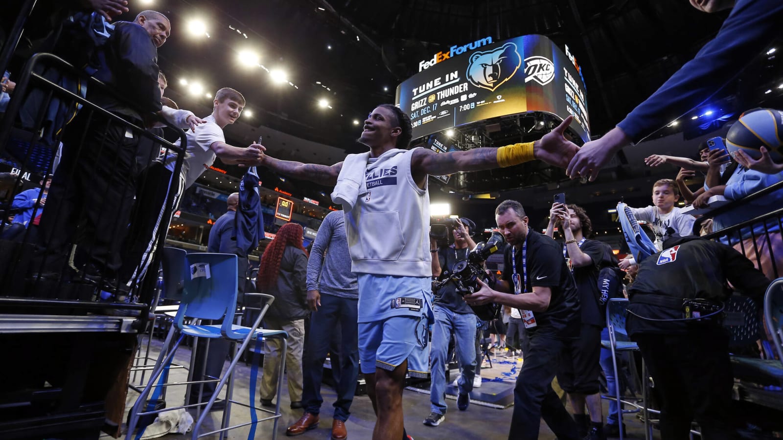 Watch: Grizzlies players do the wave with fans while on bench