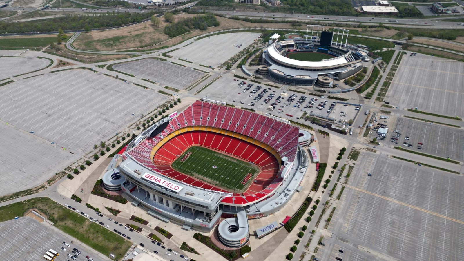 Chiefs' Arrowhead Decision Will Depend on Royals' Next Move