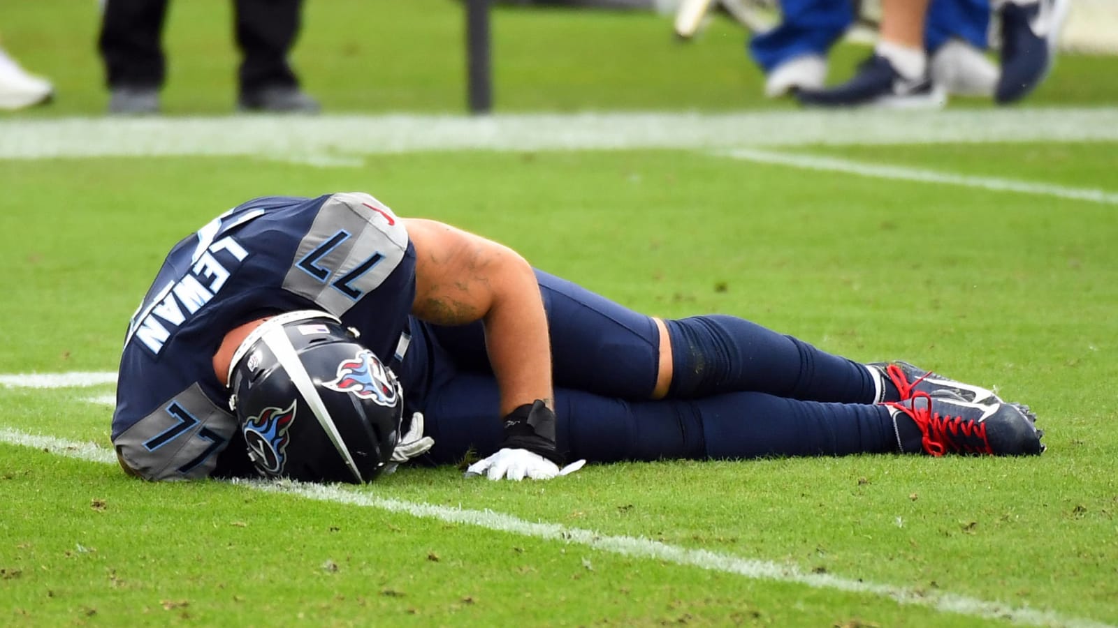 Torn ACL for Titans' Taylor Lewan?